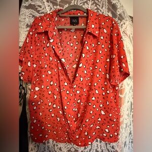 W5 coral Leopard Print Twist-Front Short Sleeve Top